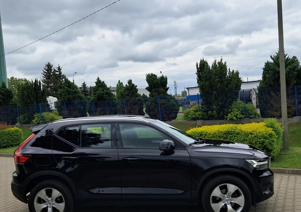Volvo XC 40 cena 83900 przebieg: 197000, rok produkcji 2018 z Maków Podhalański małe 529